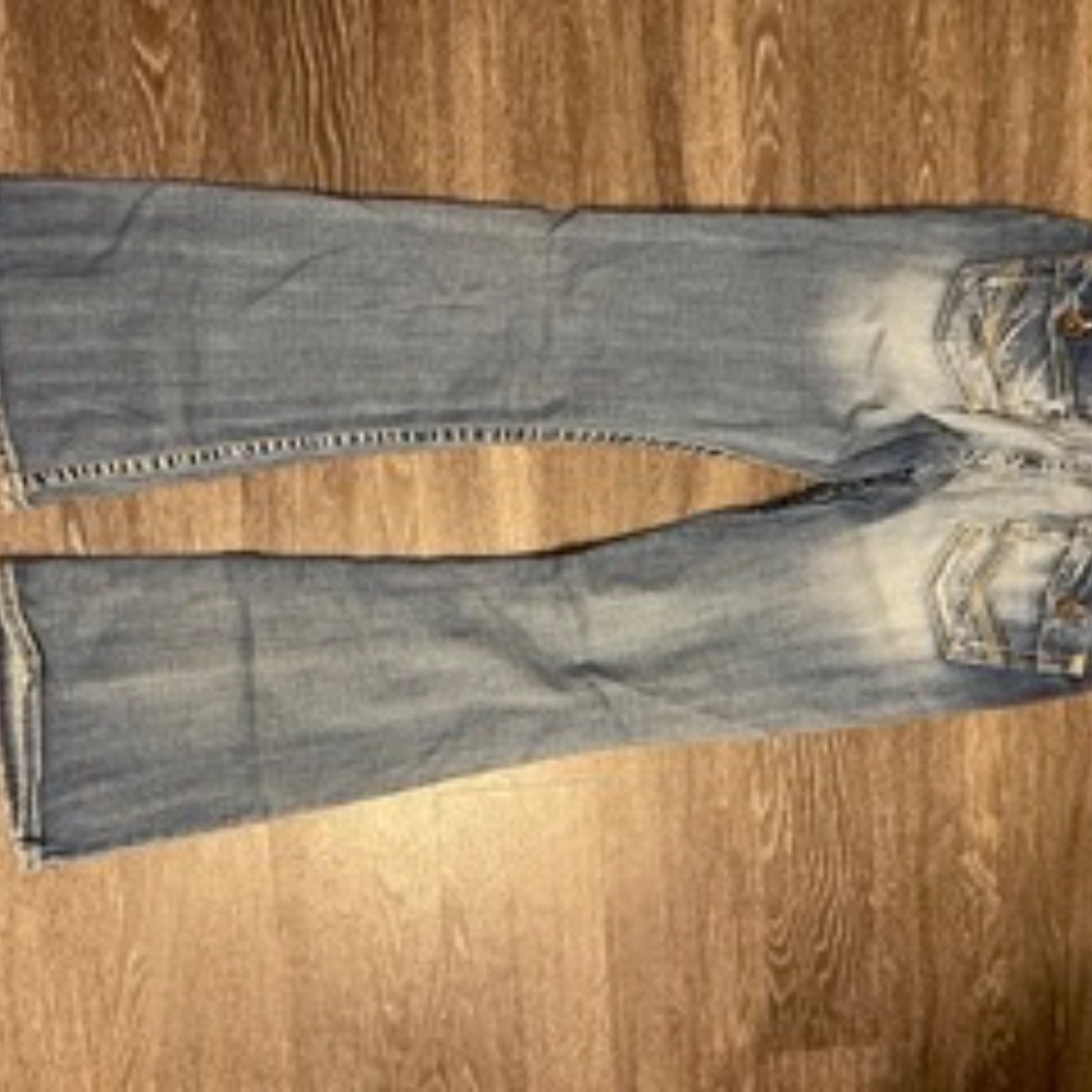 Women's Light Wash Flared Jeans - Blue - Picture 4 of 7